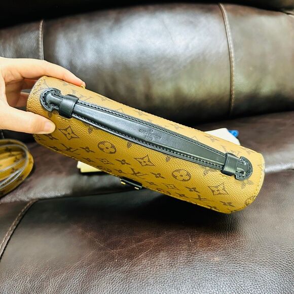 Louis Vuitton Pochette Metis Reverse Monogram - Picture 11 of 16